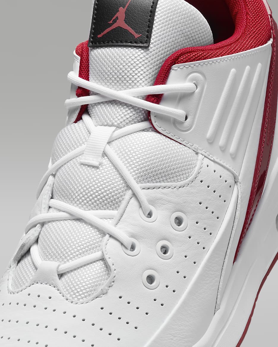 Jordan Max Aura 5 Men s Shoes. Nike CH